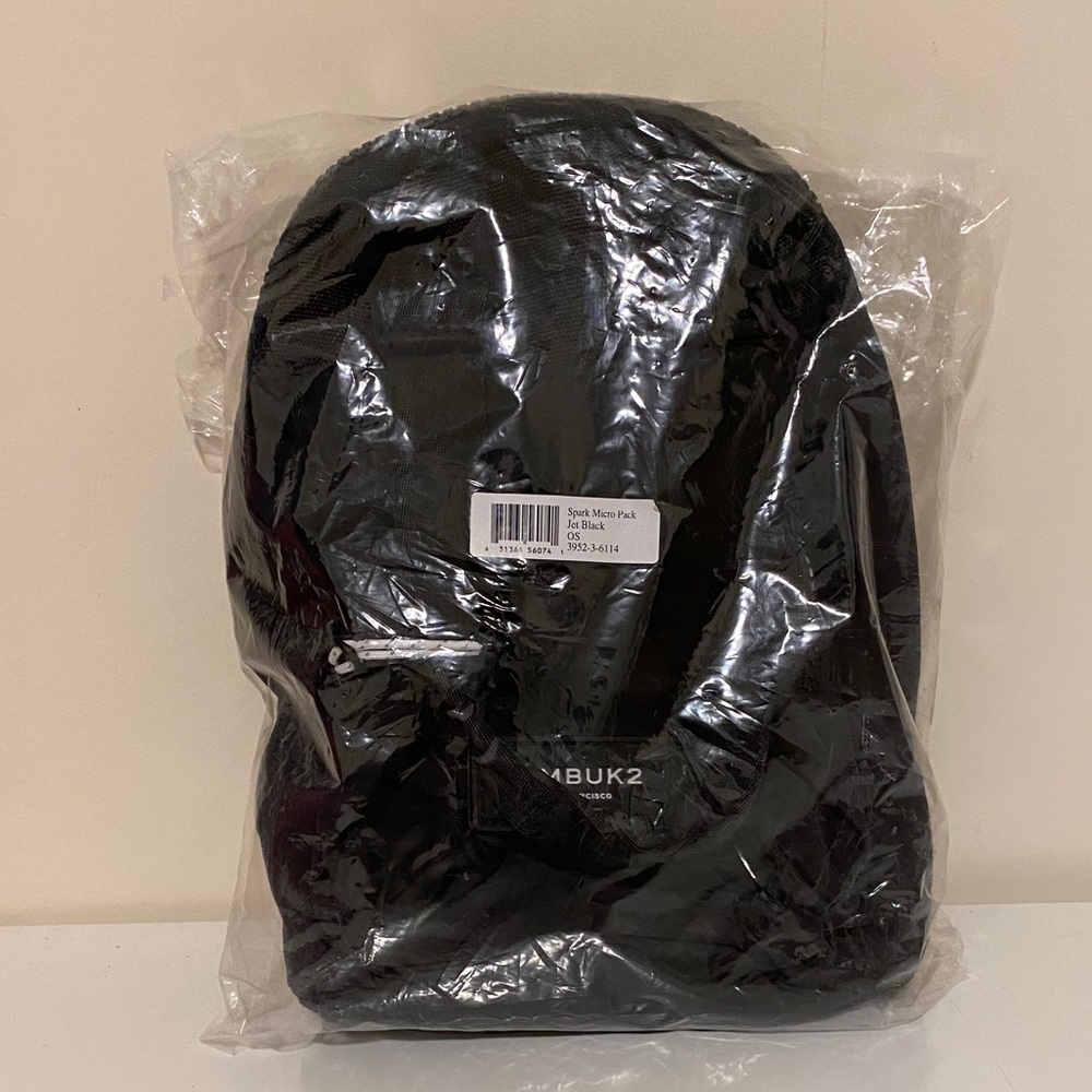 **NWT** TIMBUK2 Spark Micro Pack